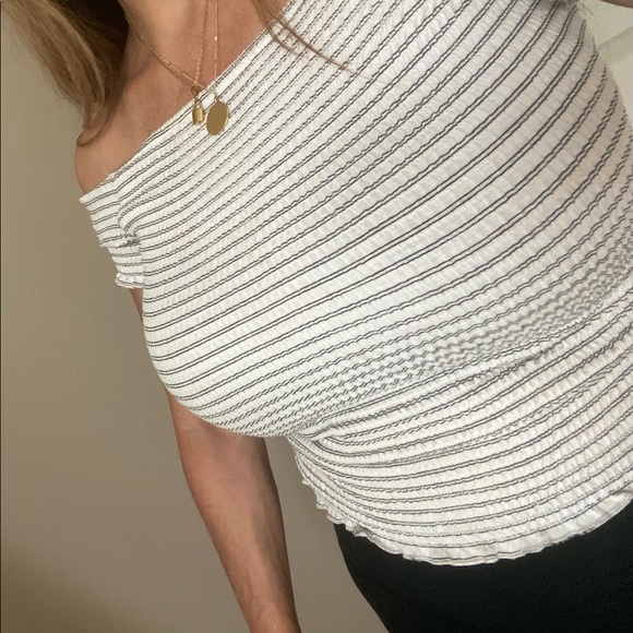 Top - Picture 3 of 5